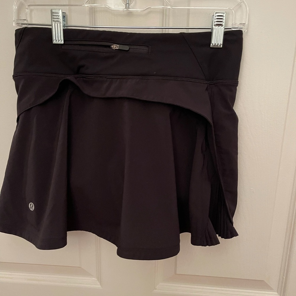 Lululemon Play Off the Pleats Mid-Rise Skirt